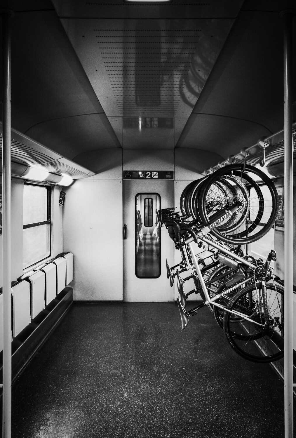 Oft gibt es in Zügen spezielle Fahrradabteile | © unsplash