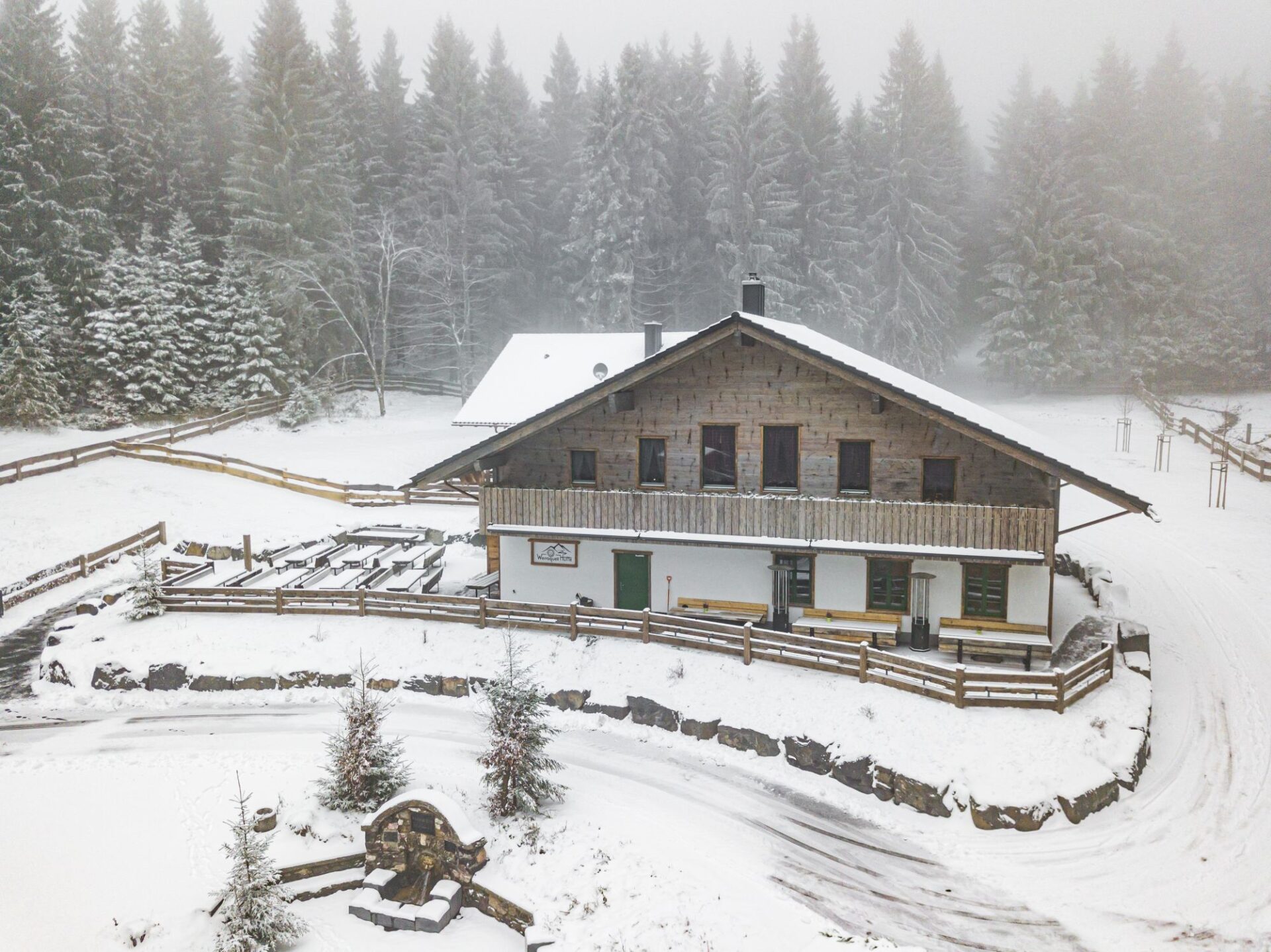 Die gemütliche Werraquell-Hütte bei Masserberg| Foto: © Paul Hentschel Photography